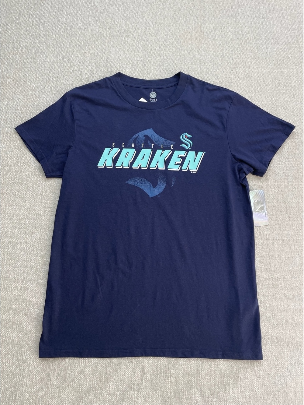 Seattle Kraken Men's Navy Blue T-Shirt Size Large